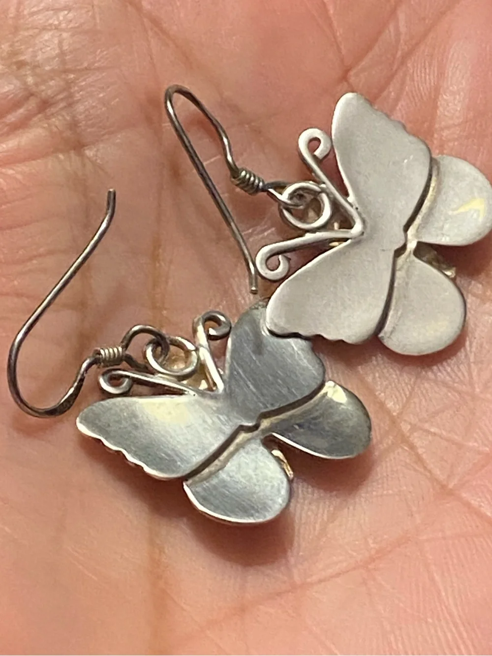 Vtg Sterling Silver Butterfly Hook Earrings Prominent Ribbed Body Smooth Wings